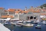 Port de Dubrovnik, anar i tornar de gent dels creuers...