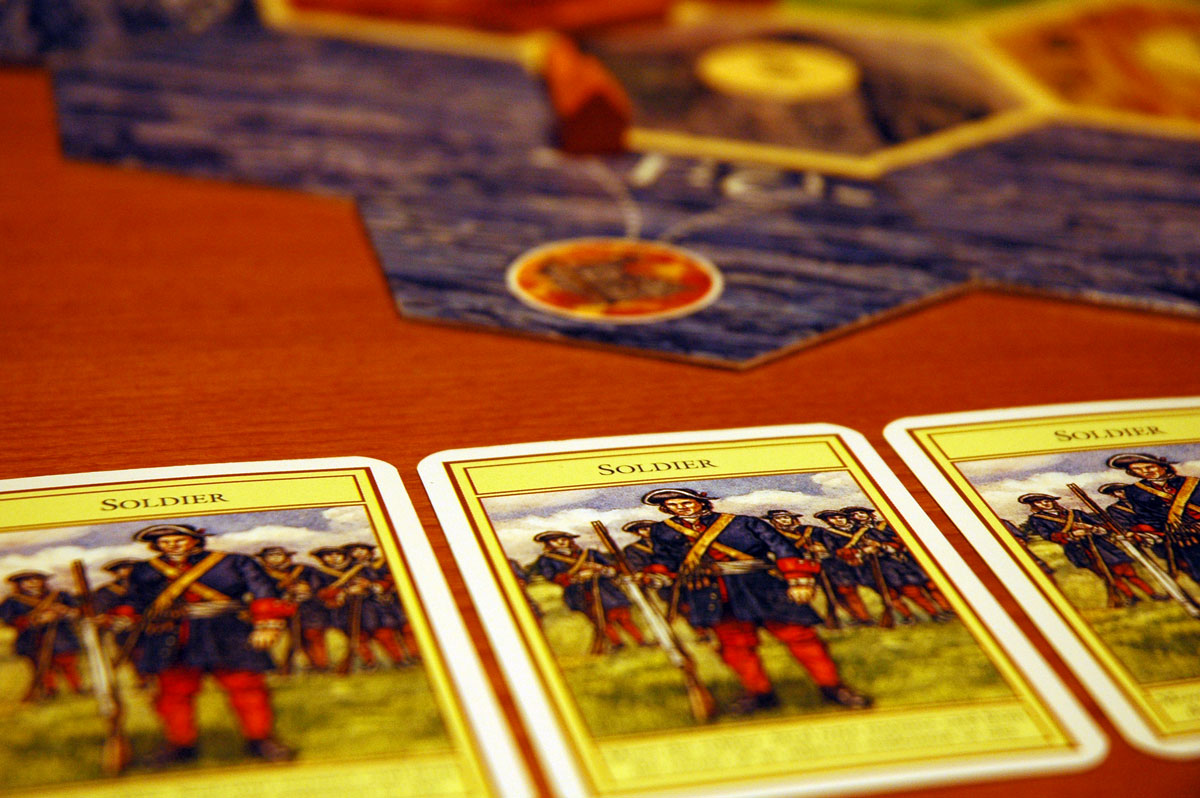 Les cartes de soldat serveixen per moure el lladre (sense treure un 7) i contribueixen a fer l'exèrcit més gran (2 punts de victòria al final de la partida).
